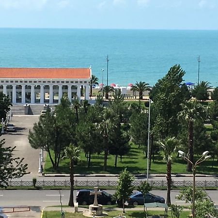 Apt Khimshiashvili 11 Lägenhet Batumi Exteriör bild
