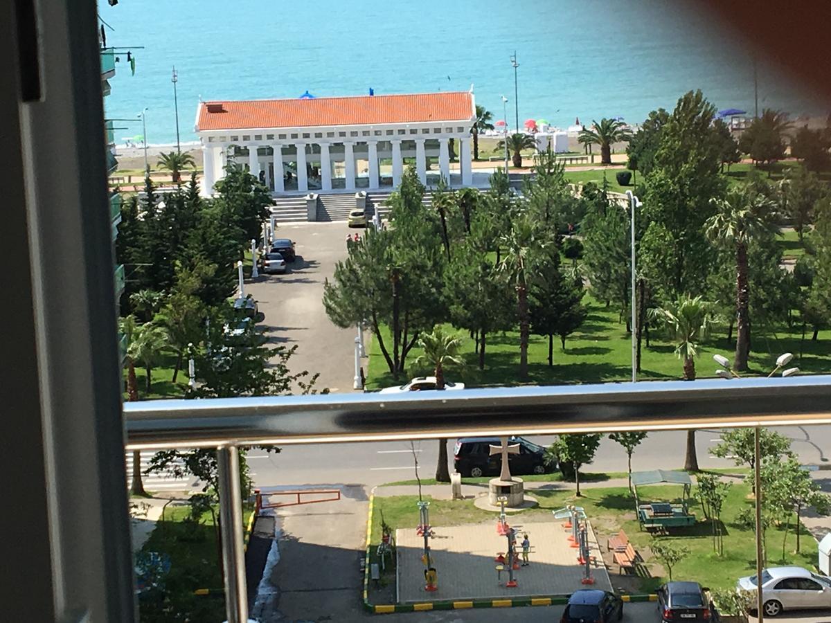 Apt Khimshiashvili 11 Lägenhet Batumi Exteriör bild
