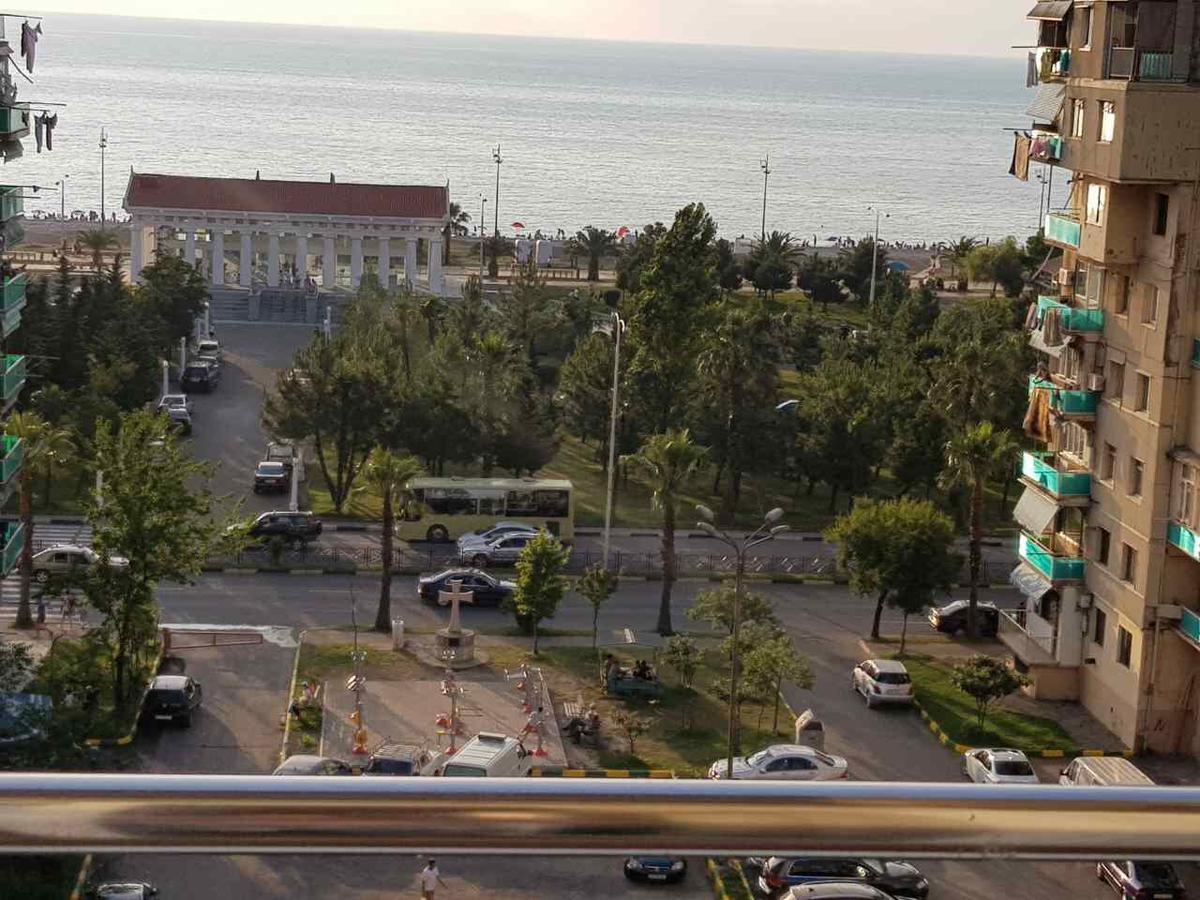Apt Khimshiashvili 11 Lägenhet Batumi Exteriör bild