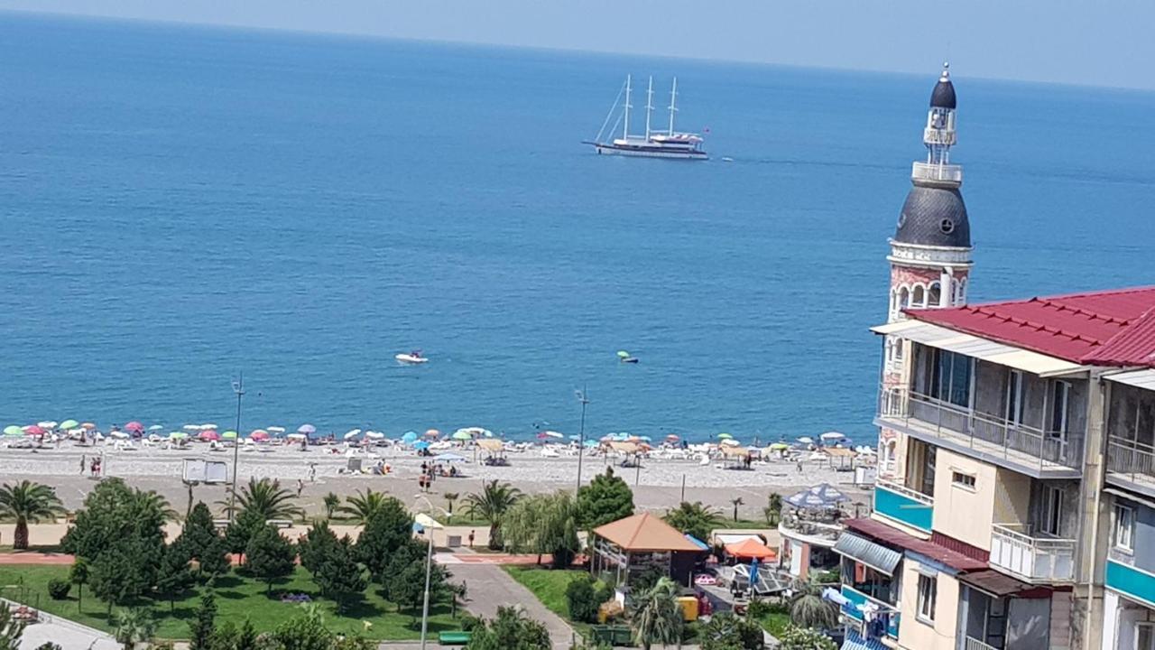 Apt Khimshiashvili 11 Lägenhet Batumi Exteriör bild